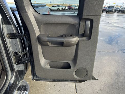 Used 2011 GMC Sierra 1500 SLT w/ SLT Convenience Package image 17