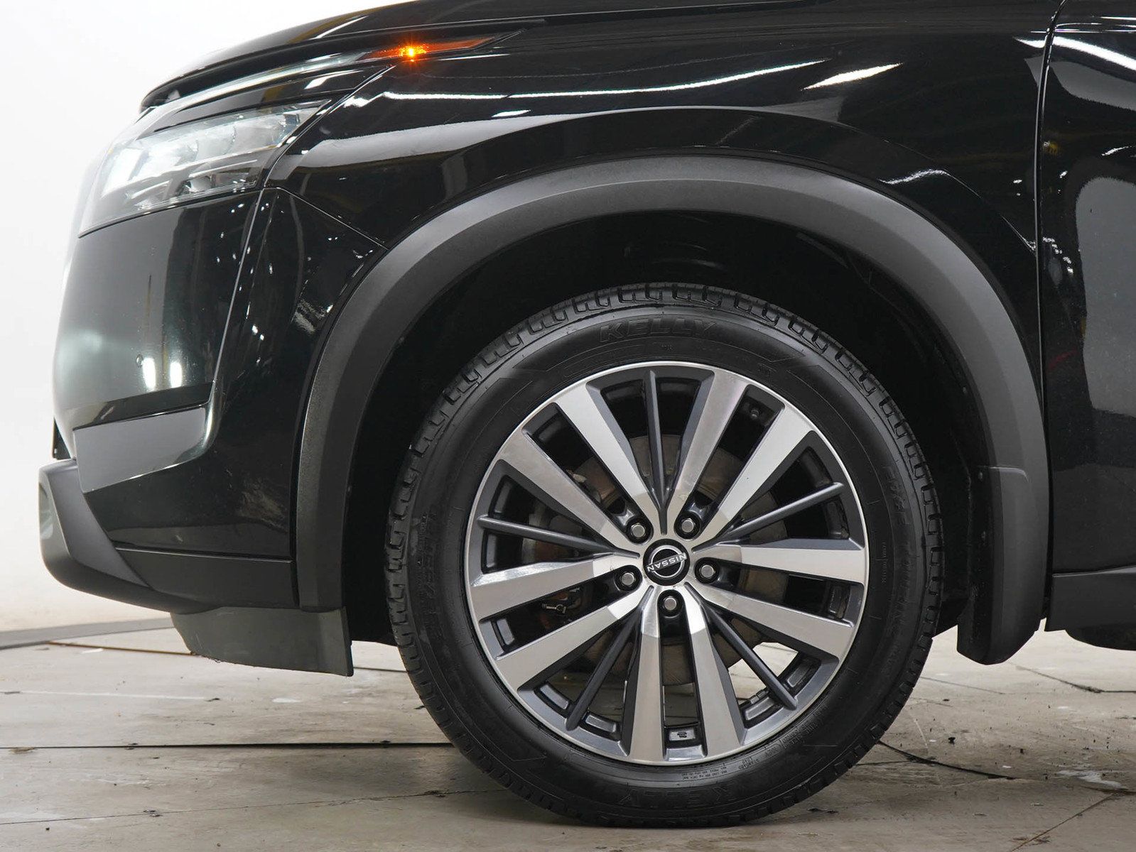 Used 2022 Nissan Pathfinder Platinum AWD/4WD image 27