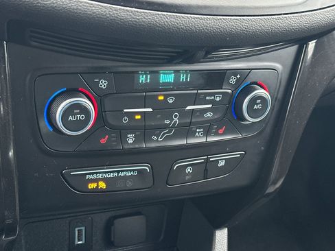 Used 2018 Ford Escape SE w/ SE Sport Appearance Package image 20