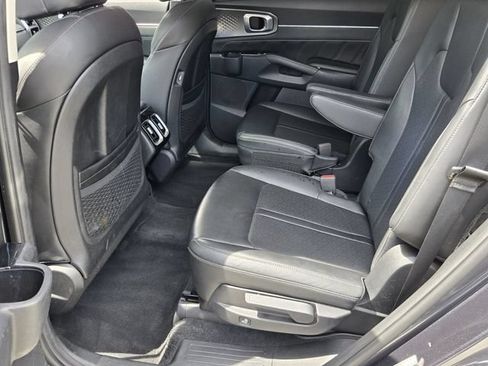 Used 2023 Kia Sorento SX FWD image 11