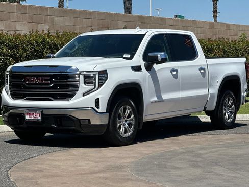 Certified 2025 GMC Sierra 1500 SLT RWD image 8