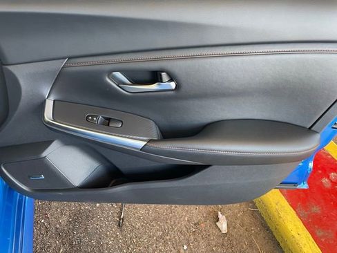 Used 2024 Nissan Sentra SR w/ SR Premium Package image 27