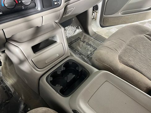 Used 2000 Chevrolet Silverado 2500 LS RWD image 24