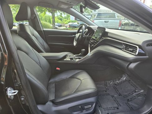 Used 2023 Toyota Camry XSE FWD image 10