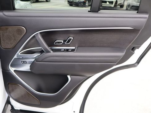 Used 2025 Land Rover Range Rover Autobiography AWD/4WD image 15