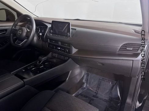 Certified 2023 Nissan Rogue SV FWD image 28