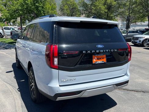 Used 2025 Ford Expedition Platinum AWD/4WD image 11