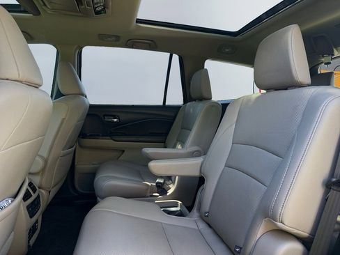 Used 2016 Honda Pilot Elite image 17