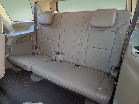 Used 2018 GMC Yukon SLT w/ Premium Edition image 10