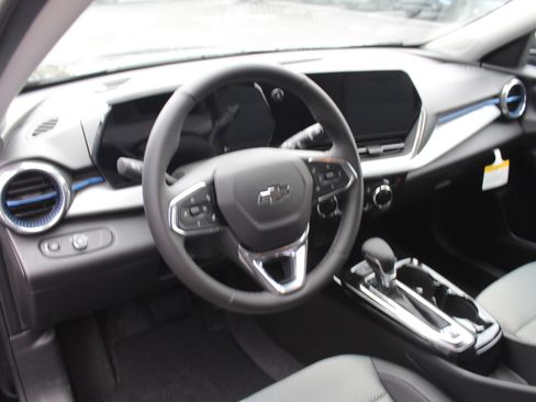 New 2026 Chevrolet Trax LT image 10