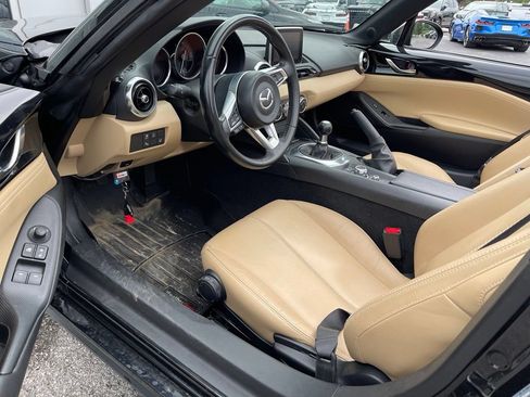 Used 2017 MAZDA MX-5 Miata Grand Touring RWD image 5