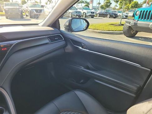 Used 2024 Toyota Camry SE image 19
