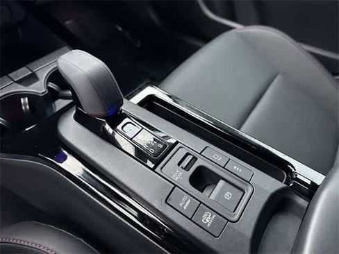 Used 2025 Toyota Prius Plug-In Hybrid image 24