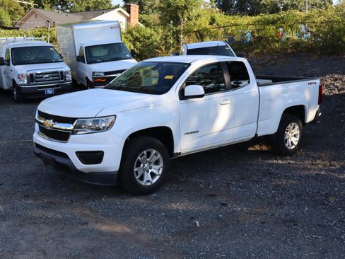 Used 2018 Chevrolet Colorado LT AWD/4WD image 5