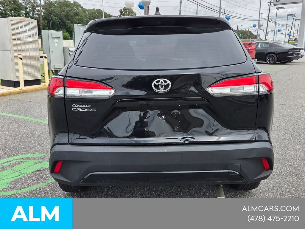 Used 2024 Toyota Corolla Cross L FWD image 8