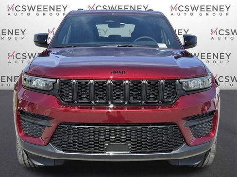 New 2025 Jeep Grand Cherokee Laredo image 8