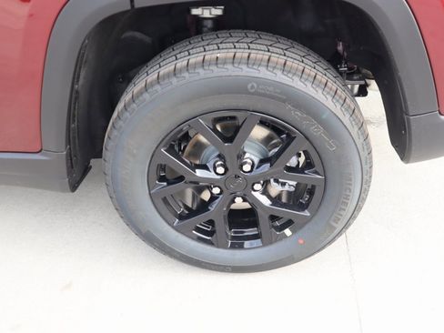 New 2025 Jeep Grand Cherokee Altitude image 18