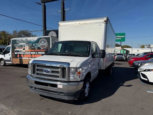 Used 2021 Ford E-450 and Econoline 450 Super Duty w/ Power Windows & Locks Group image 2