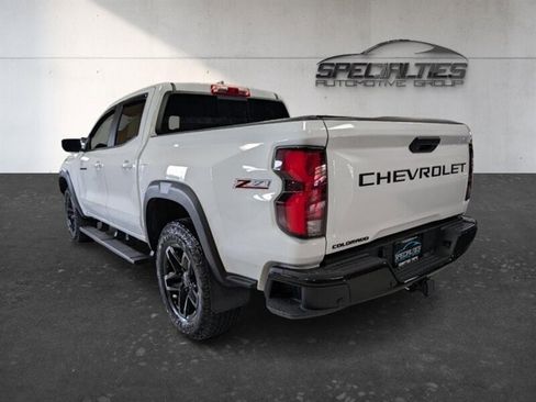 Used 2024 Chevrolet Colorado Z71 w/ Z71 Convenience Package 2 AWD/4WD image 8