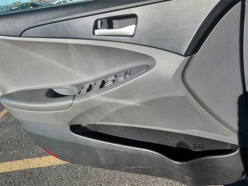 Used 2014 Hyundai Sonata GLS image 8