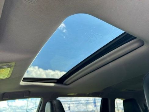 Used 2019 Toyota Highlander XLE FWD image 40