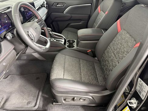 Used 2024 Chevrolet Colorado Z71 w/ Z71 Convenience Package 2 image 7