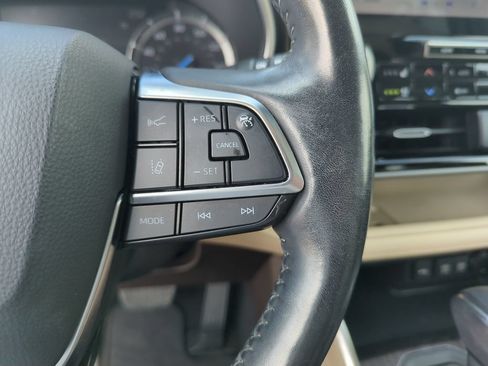 Used 2021 Toyota Highlander Platinum AWD/4WD image 23