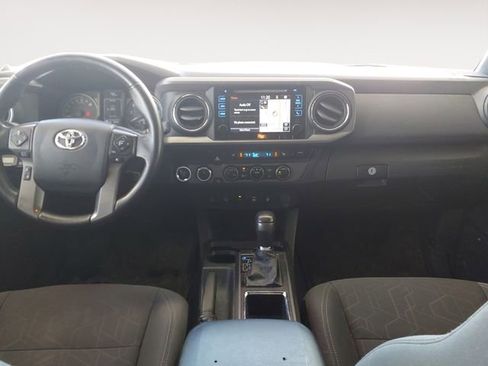 Used 2016 Toyota Tacoma TRD Off-Road image 10