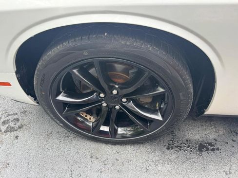 Used 2016 Dodge Challenger R/T Plus RWD image 10