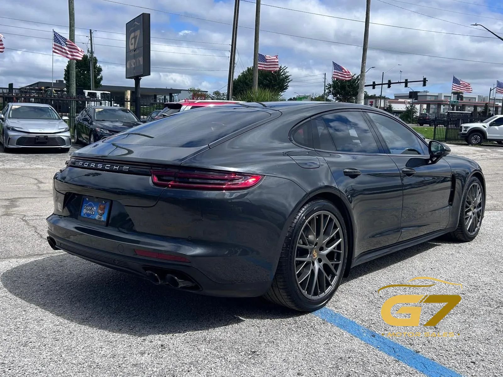 Used 2018 Porsche Panamera RWD image 5