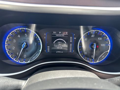 Used 2023 Chrysler Voyager LX FWD image 17