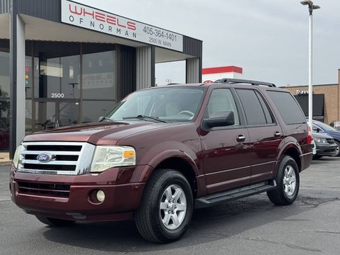 Used 2010 Ford Expedition XLT RWD image 1