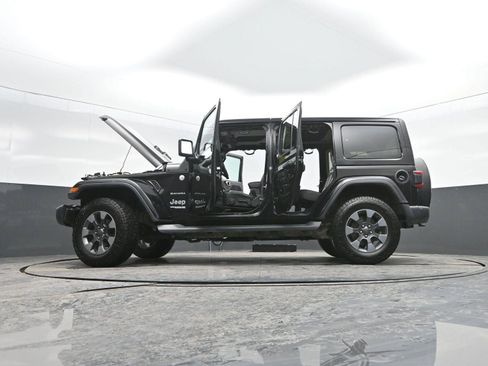 Used 2018 Jeep Wrangler Unlimited Sahara w/ Dual Top Group image 45