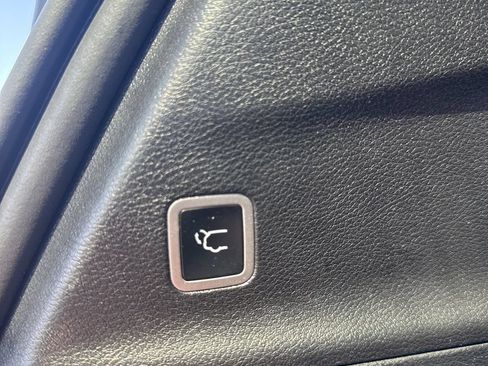 Used 2025 Chrysler Pacifica Select FWD image 29