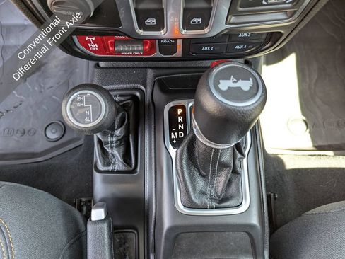 Used 2024 Jeep Wrangler Sport AWD/4WD image 29