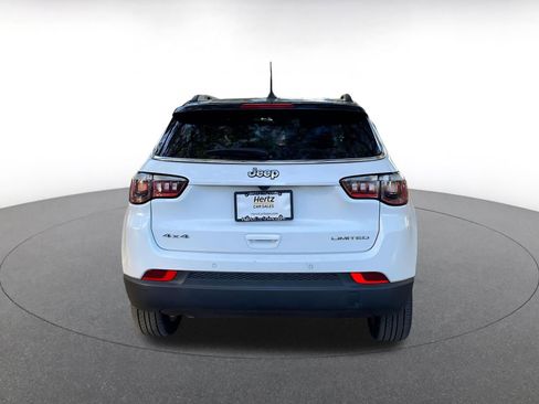 Used 2025 Jeep Compass Limited image 6