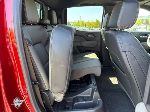 Used 2026 Chevrolet Colorado ZR2 w/ Technology Package AWD/4WD image 21