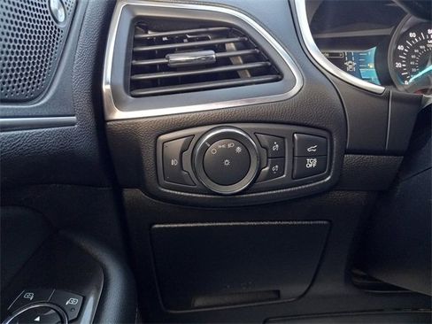 Used 2019 Ford Edge Titanium w/ Cold Weather Package image 26