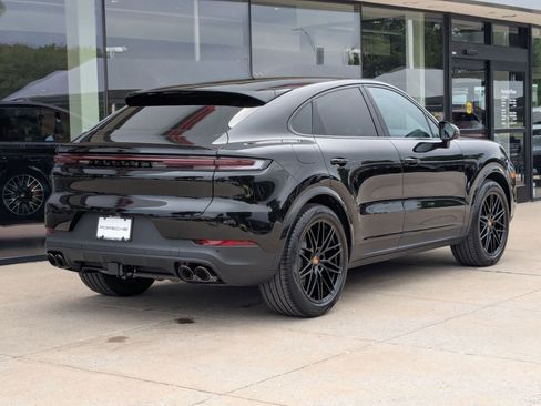 New 2026 Porsche Cayenne Coupe AWD/4WD image 9