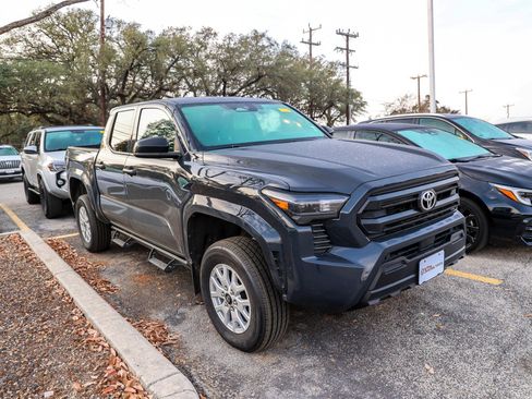 Used 2024 Toyota Tacoma SR image 6