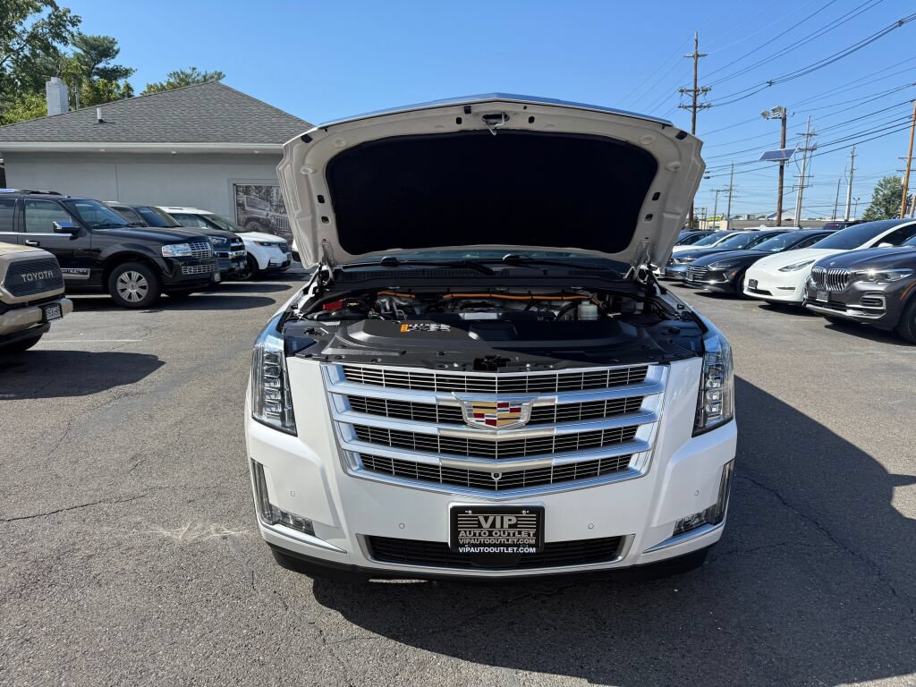Used 2018 Cadillac Escalade ESV Premium Luxury w/ LPO, Radiant Package AWD/4WD image 36