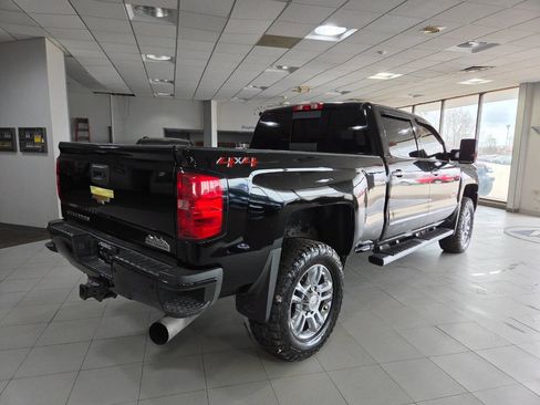 Used 2018 Chevrolet Silverado 2500 High Country w/ Duramax Plus Package image 9