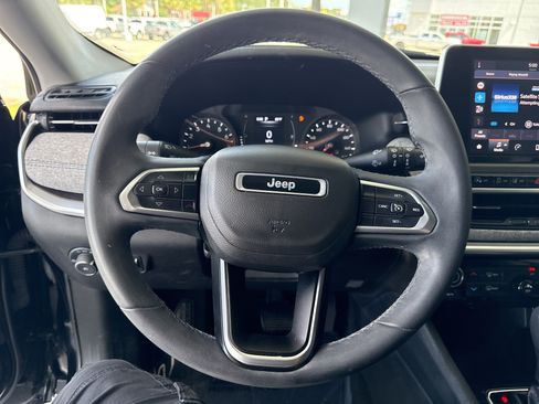 Used 2022 Jeep Compass Latitude AWD/4WD image 17