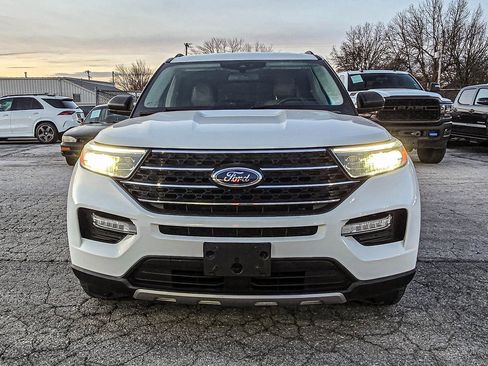 Used 2021 Ford Explorer XLT w/ Equipment Group 202A image 2