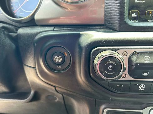 Used 2018 Jeep Wrangler Unlimited Sahara image 19