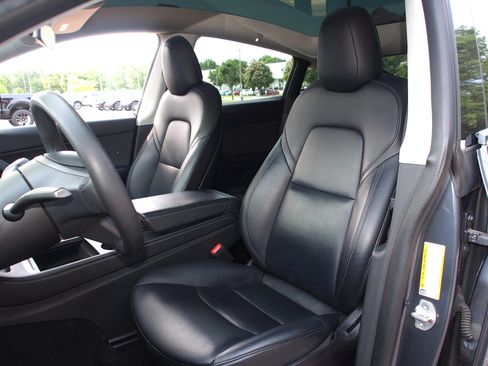 Used 2022 Tesla Model Y Performance AWD/4WD image 17