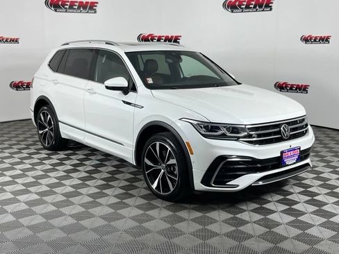Used 2023 Volkswagen Tiguan SEL R-Line AWD/4WD image 2