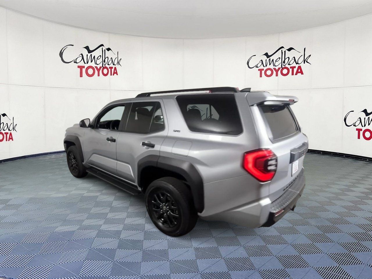 Used 2025 Toyota 4Runner SR5 AWD/4WD image 8