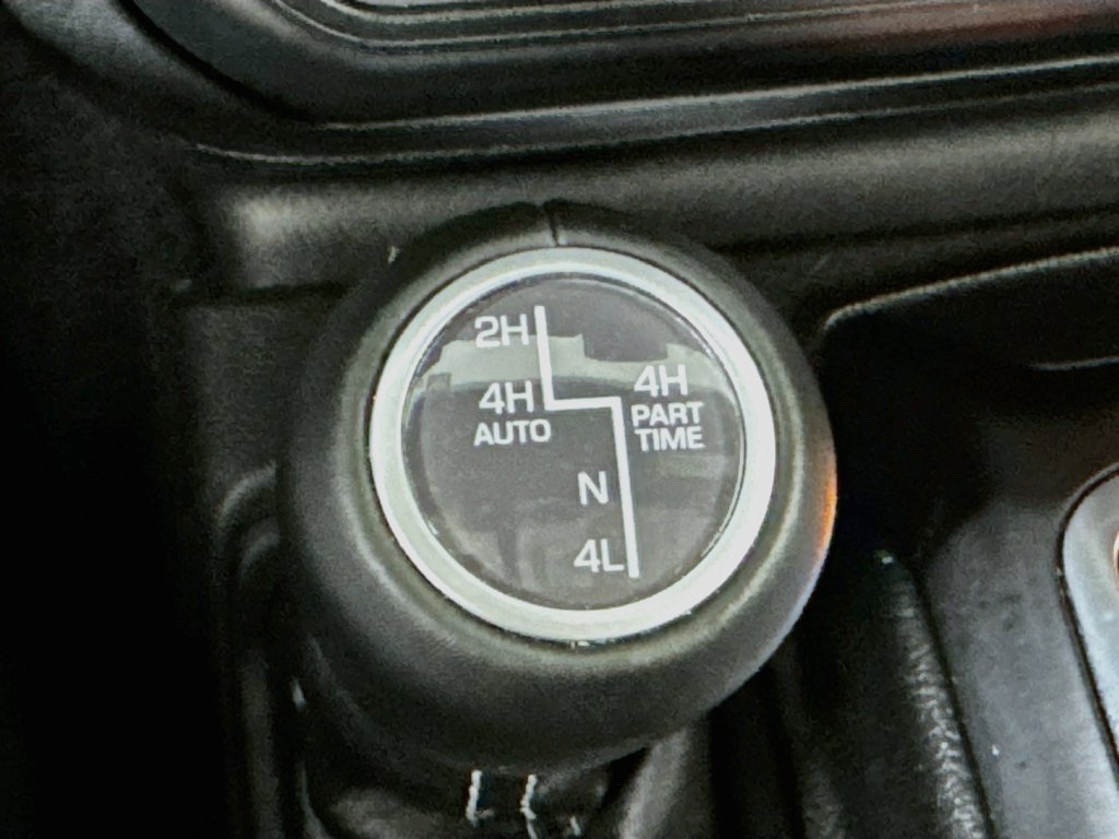 Used 2023 Jeep Wrangler Unlimited Sahara w/ Cold Weather Group AWD/4WD image 20