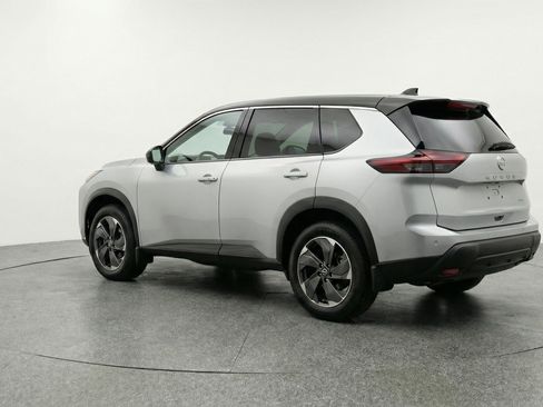Used 2025 Nissan Rogue SV image 6